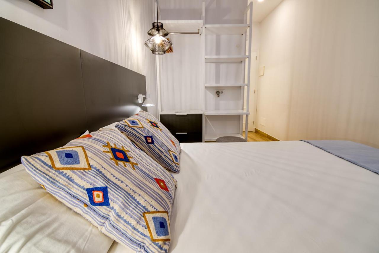 Hostal La Isla Mahón Екстериор снимка