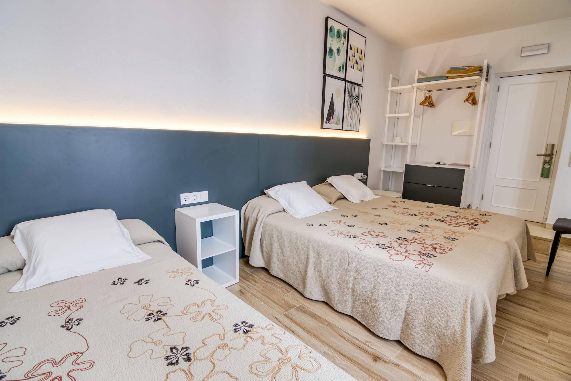 Hostal La Isla Mahón Екстериор снимка