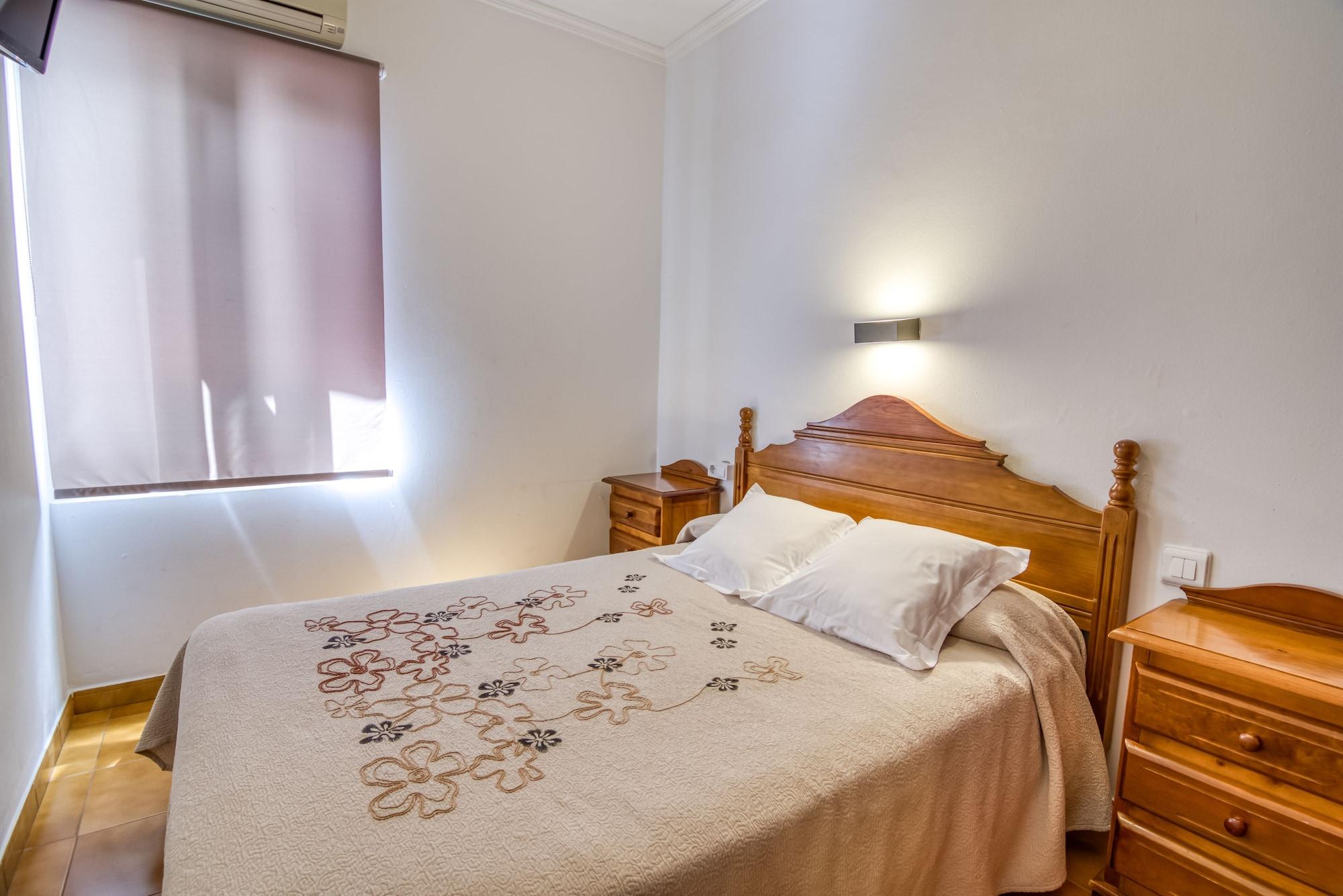 Hostal La Isla Mahón Екстериор снимка