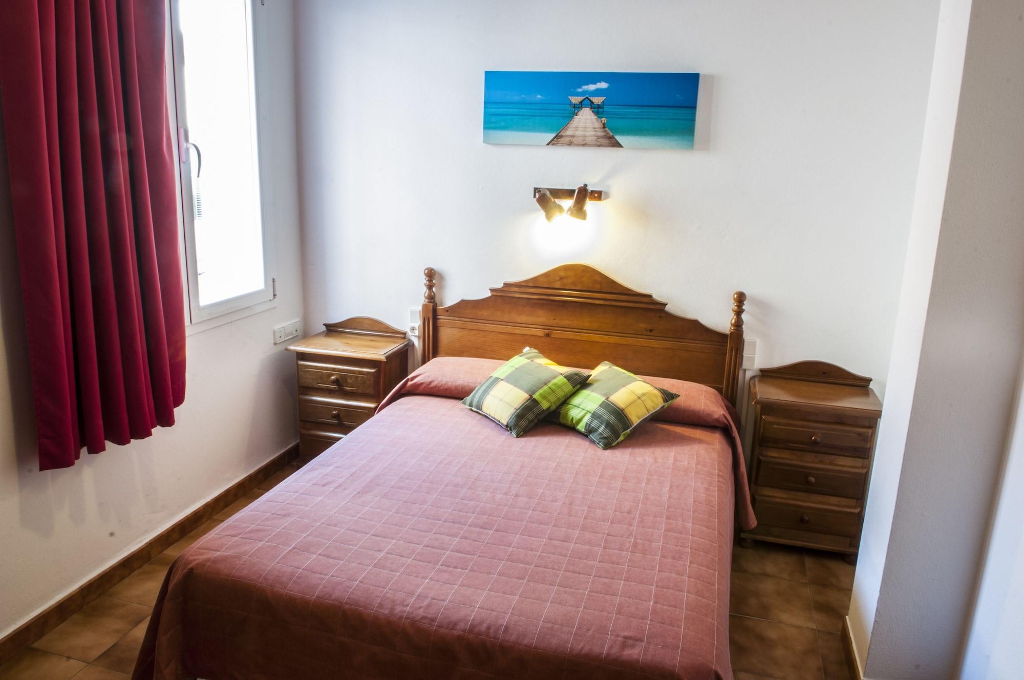 Hostal La Isla Mahón Екстериор снимка