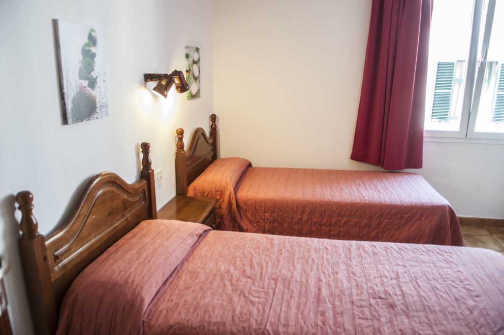 Hostal La Isla Mahón Екстериор снимка